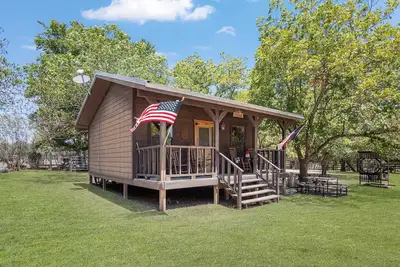 Image de Double U Barr Ranch Texan Cabin