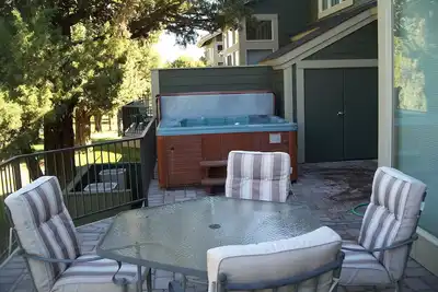 Image de Laissez-passer gratuits, 1 pâté de maisons du parc et de la piscine Splash