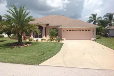 Image de Belle maison de vacances de 3 chambres avec piscine privée