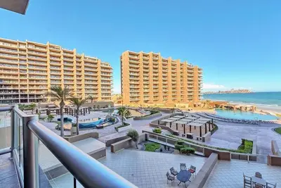 Image de Front de mer de luxe 1 Bd dans le bâtiment Cristal (Phase I) --- Vues spectaculaires!