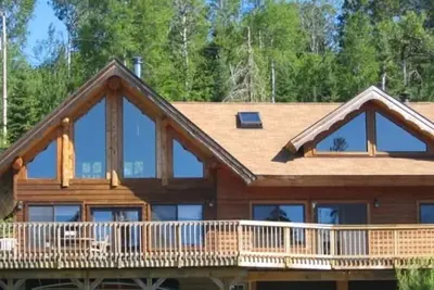 Image de Belle cabine Echo Trail Près de la eaux limitrophes