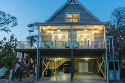 Image de Immaculée, 4 chambres / 4 salles de bain, avec piscine, ascenseur extérieur et voiturette de golf