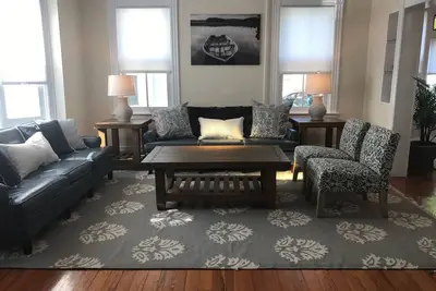 Image de New Pristine Home Prime Spot Beach / Town / Cliffwalk!