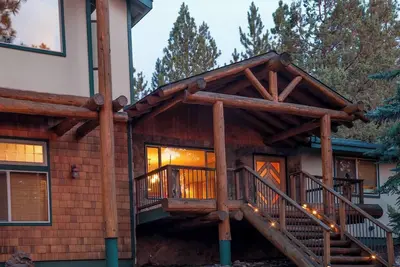 Image de Grand Chalet avec bain à remous, dort 14-16