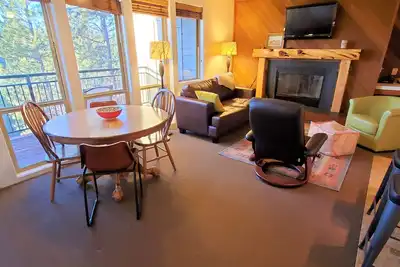 Image de Septième Mountainn, nouveau lit king, 2 salles de bain complètes, kit complet. , Veille 5.