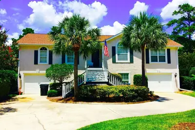 Image de Belle maison haut de gamme à proximité de la plage et de la jetée. Voiturette de golf! Fletc