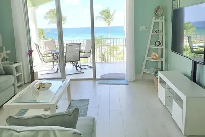 Image de Vous ÊTES arrivé! Condo 3br en bord de mer avec piscine-détente. . . Côté nord près de Rum Point