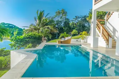 Image de Superbe Waterfront luxe Villa À la Grenade