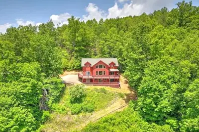 Image de Still Waters offre des vues d'un million de dollars, une expérience de cabine de luxe et des tarifs avantageux