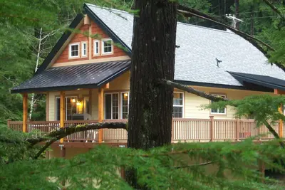 Image de Chalet de luxe Forest Ridge, Htub, Firepit, Bbq, Mt Rainer Np