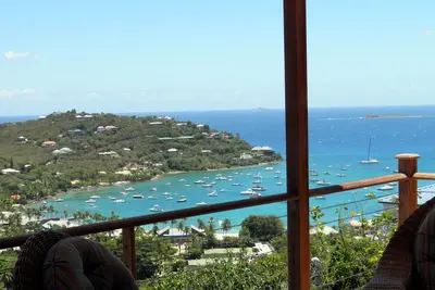 Image de Villa Non Moderne! 3ème saison, tarifs de la 1ère saison! Vue panoramique. Deux couples idéaux.