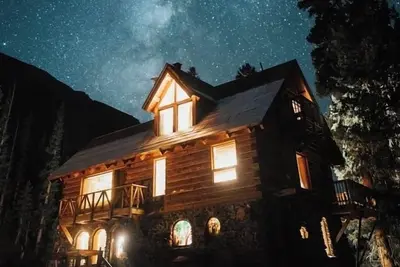 Image de Observatoire des lacs d'Alta; Chalet de montagne rustique à l'extérieur de Telluride