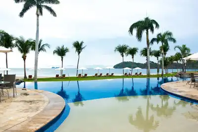 Image de Belle villa de luxe en bord de mer dans le prestigieux développement Palms