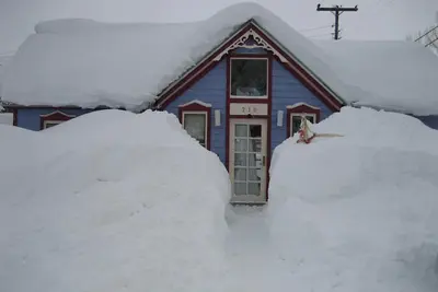 Image de Cabine historique au coeur du centre-ville de Crested Butte.