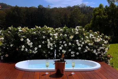 Image de Afterglow offre romance, luxe et indulgence au milieu de la beauté tranquille de la nature