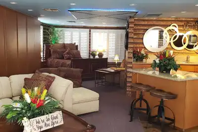 Image de Un trésor au milieu de Bakersfield Wi-Fi Pet Friendly