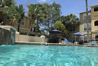 Image de Sunny Florida Condo in « Avalon at Clearwater » Complex