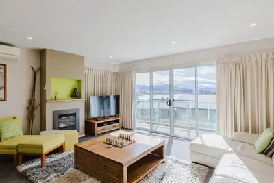 Image de Allée de vache Grevillea 1/12 Poly