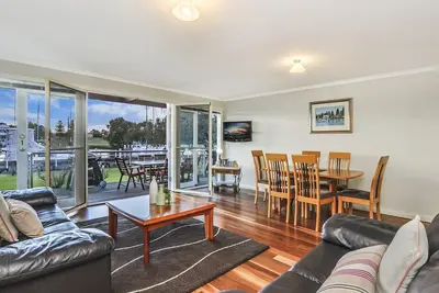 Image de Johanssons Perch 1 - Port Fairy, Vic