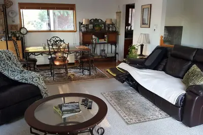 Image de Suite au dernier étage dans la maison Craftsman avec vue sur le lac