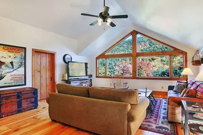 Image de Couleurs de feuillage d'automne vibrantes • Petit déjeuner en plein air • Tout simplement exceptionnel!