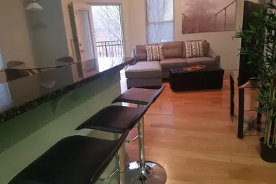 Image de Spacious Retreat Idéalement situé au centre-ville, Midtown et à quelques minutes de Buckhead.