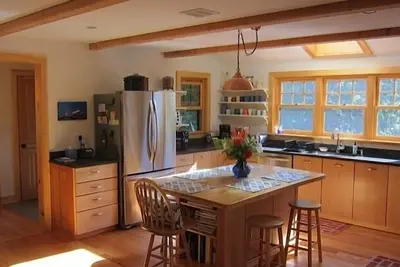 Image de Superbe nouvelle maison Ă Aquinnah, Ă pied de la plage, Climatisation