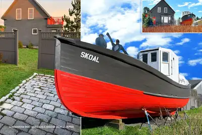 Image de Chalet élégant avec vue panoramique sur l'eau et le port de travail