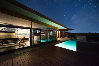Image de Jackrabbit Wash - une architecture moderne avec piscine Ă Joshua Tree