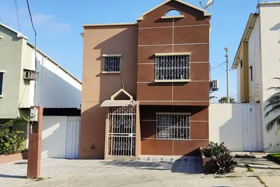 Image de Belle villa dans l'urbanisation privée à seulement cinq minutes en dehors de Manta