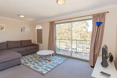 Image de Cobb & Co 3/39 Cobbon Crescent