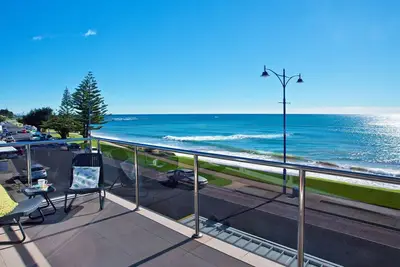 Image de Penguin Waterfront Escape