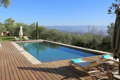 Image de Gordes, vue spectaculaire : calme et standing Ă 5 mn du village