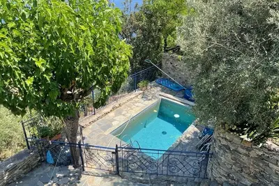 Villa en pierre de 4 chambres avec piscine et vue mer dans le Péloponnèse, Grèce