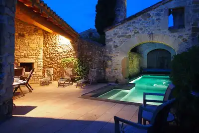 Image de Mas de la Chapelle ~ maison de maître en pierre avec piscine chauffée.