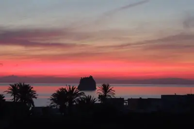 Image de A beautiful house in Stromboli at the foot of the volcano, pets allowed