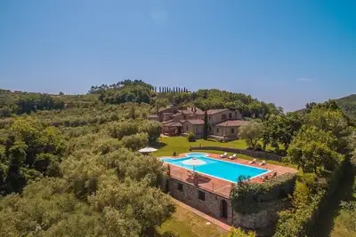 Image de Villa Del Giglio - Tuscan villa with pool