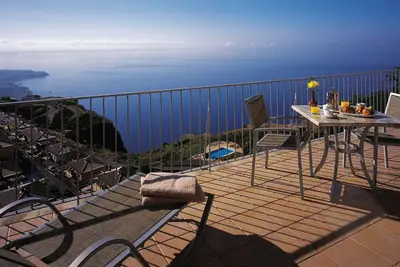 Image de Appartement de deux chambres avec vue sur la mer au Village Cabo Girão - Installations sportives gratuites