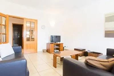 Image de Appartement avec piscine partagée et vue sur la mer