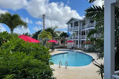 Image de Appartement de luxe avec accès direct à la piscine, en face de la plage