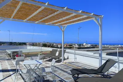 Image de maison au centre, proche du centre historique, de la gare, de la mer