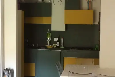 Image de Rez-de-chaussée avec jardin près de la mer (climatisation-2 salles de bain-coffre-fort)