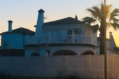 Image de Face à la mer Rosales. Villa luxueuse avec aa, wifi et piscine