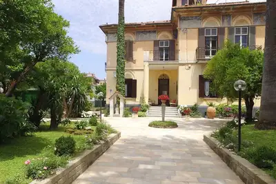 Image de Villa Elide-Whole Demeure historique, Jardin 7/8 personnes