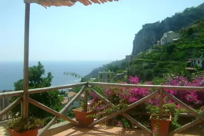 Image de résidence exclusive avec vue époustouflante sur la mer Amalfi -