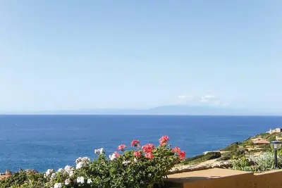 Image de Offre Juillet Villa Cecilia, splendide villa en front de mer avec vue imprenable