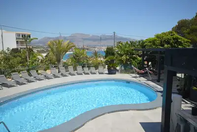Image de Super emplacement. Vue mer 70m, Sat, Wifi, Aircon, Bbq, Golf, Romantique, Fête