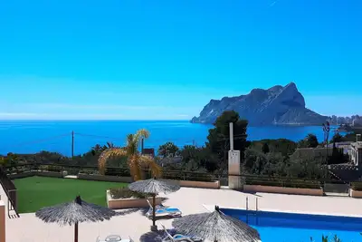 Image de Plus que la famille idéale dort 8. 400 mètres de la Méditerranée. Wifi. Piscine (com)