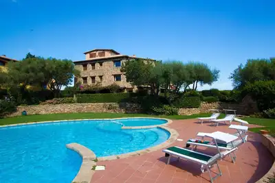 Image de Stella Marina - appartement dans résidence avec piscine au centre de Porto Rotondo