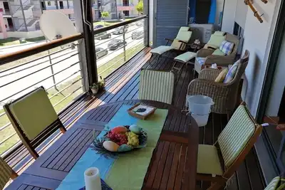 Image de Appartement Avec 2 Chambres, 2 Salles De Bains, Wifi, Piscine Et 2 Cours De Tennis